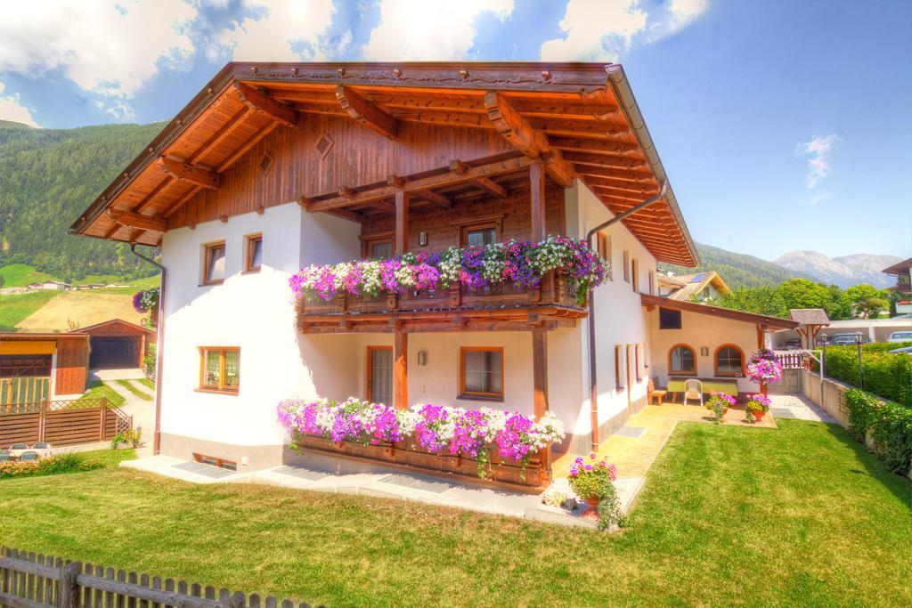 Bed and Breakfast Haus Elisabeth Neustift im Stubaital Esterno foto