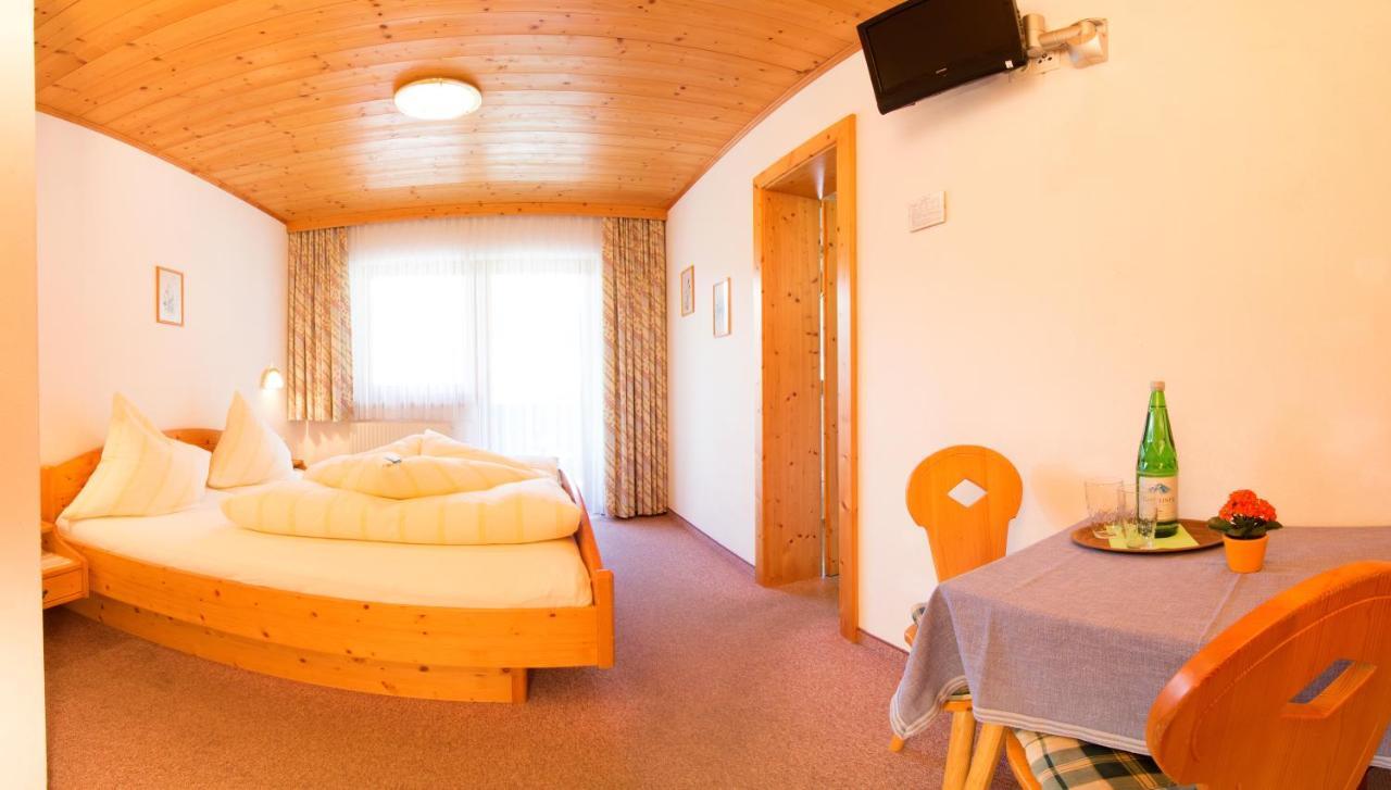 Bed and Breakfast Haus Elisabeth Neustift im Stubaital Camera foto