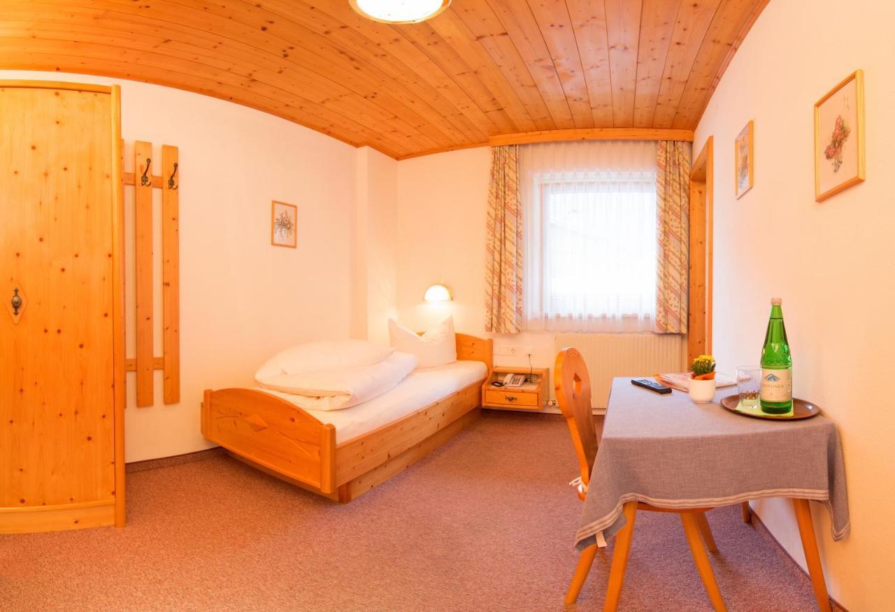 Bed and Breakfast Haus Elisabeth Neustift im Stubaital Camera foto